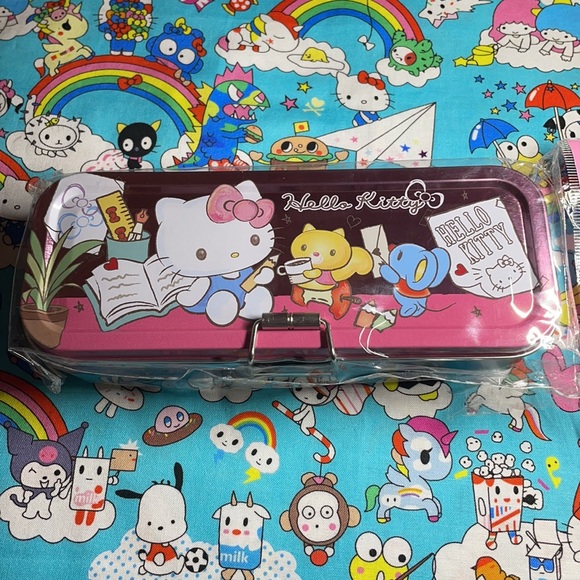 Hello Kitty bundle! - Picture 4 of 9
